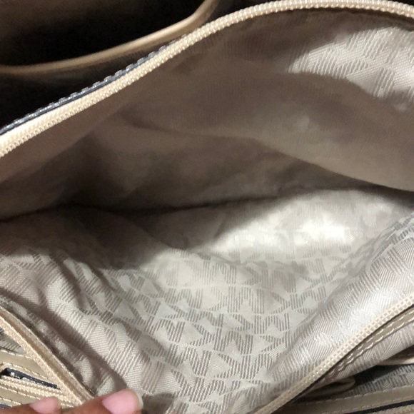 Michael Kors Purse - Picture 4 of 6